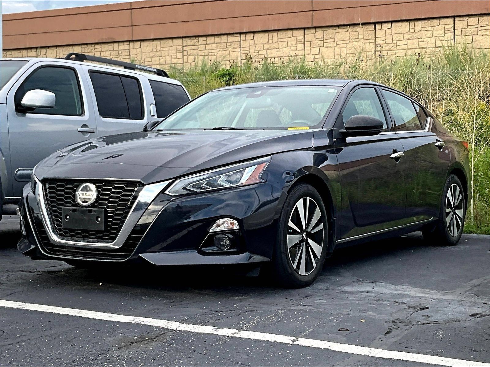Used 2019 Nissan Altima 2.5 SL FWD image 2
