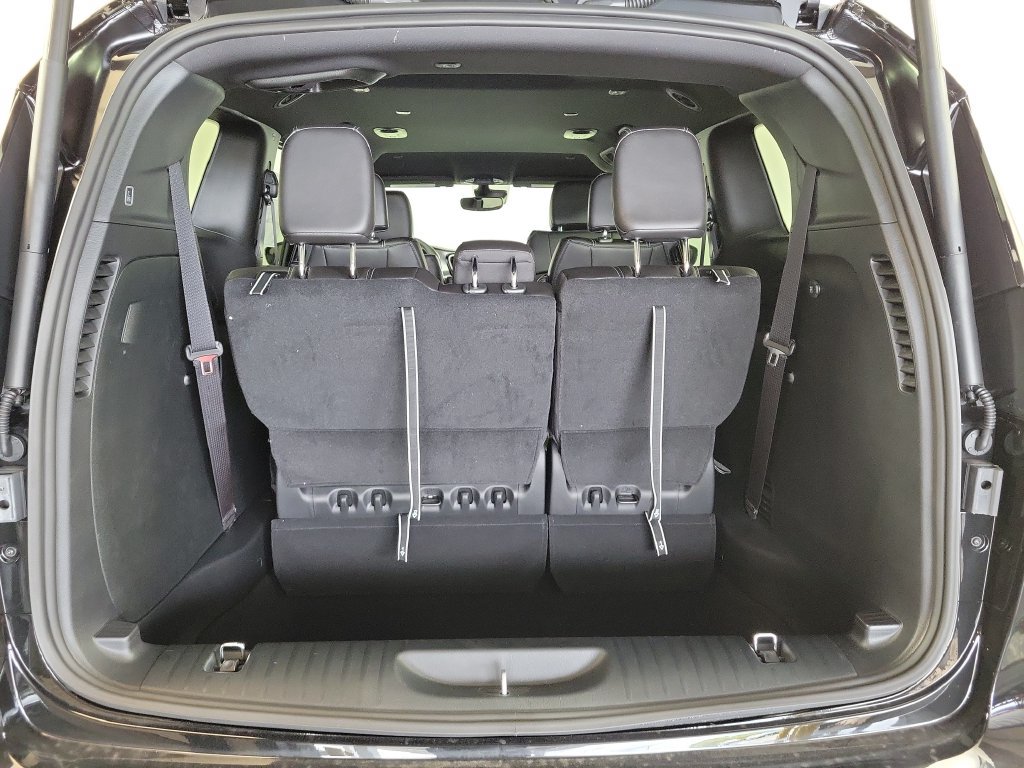 New 2027 Chrysler Pacifica Select FWD image 24