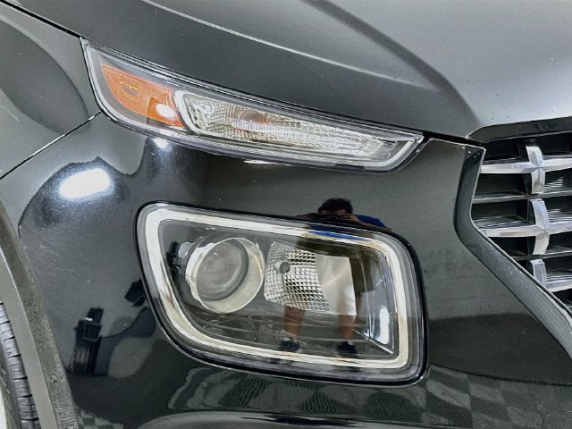 Used 2025 Hyundai Venue SEL FWD image 21