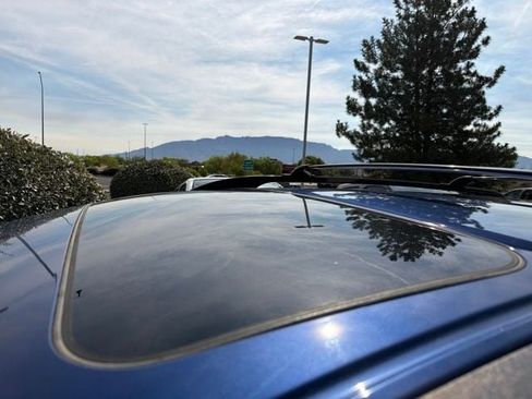 Used 2020 Nissan Pathfinder SL AWD/4WD image 21