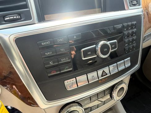 Used 2012 Mercedes-Benz ML 350 ML 350 4MATIC Sport Utility 4D image 28