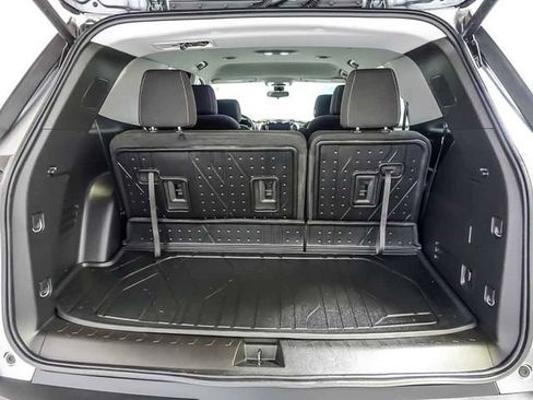 Used 2020 Chevrolet Traverse LT w/ Driver Confidence II Package AWD/4WD image 29