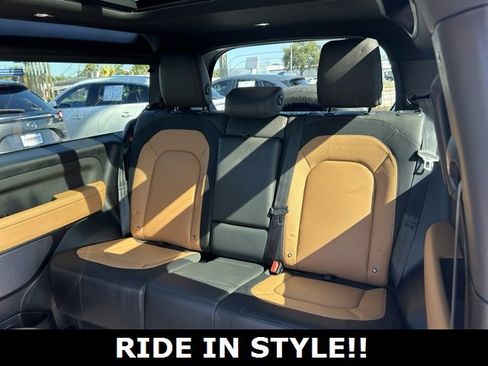 Used 2024 Land Rover Defender 90 X-Dynamic SE image 14