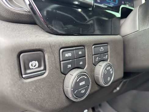 Used 2025 Chevrolet Silverado 1500 LT w/ Z71 Off-Road Package AWD/4WD image 15