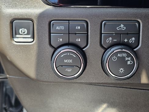 Used 2026 Chevrolet Silverado 1500 LT AWD/4WD image 19