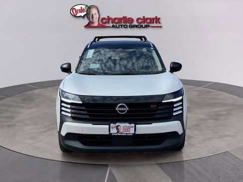 New 2026 Nissan Kicks SR w/ Cold Weather Package FWD image 9