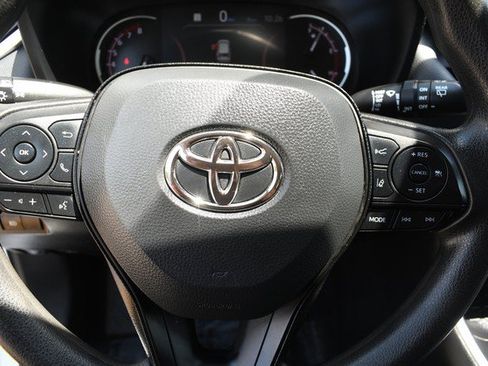 Used 2024 Toyota RAV4 XLE AWD/4WD image 30