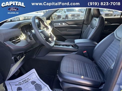 Certified 2025 Ford Explorer ST-Line w/ Premium Package image 17