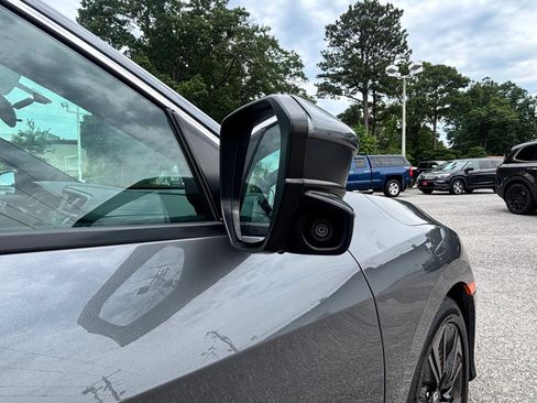 Used 2018 Honda Civic EX image 10