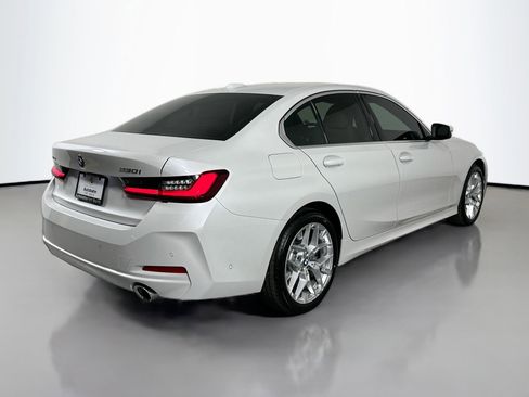 Certified 2025 BMW 330i xDrive Sedan w/ Convenience Package image 5