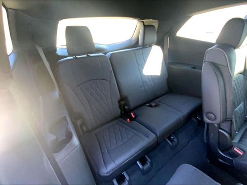 Used 2023 Buick Enclave Avenir image 24