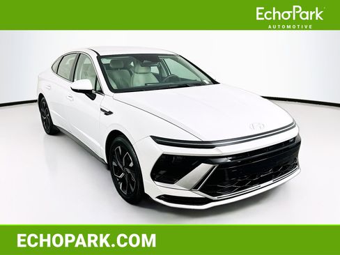 Used 2025 Hyundai Sonata SEL FWD image 1