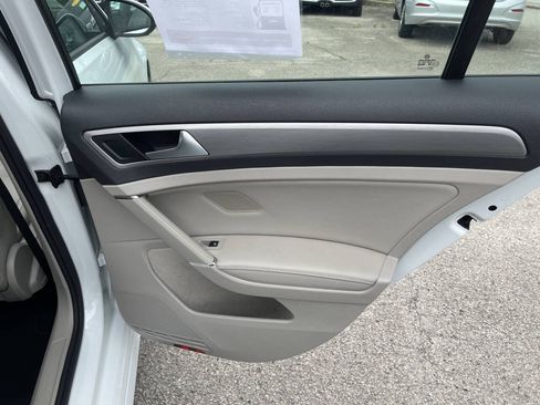 Used 2015 Volkswagen Golf SE FWD image 20