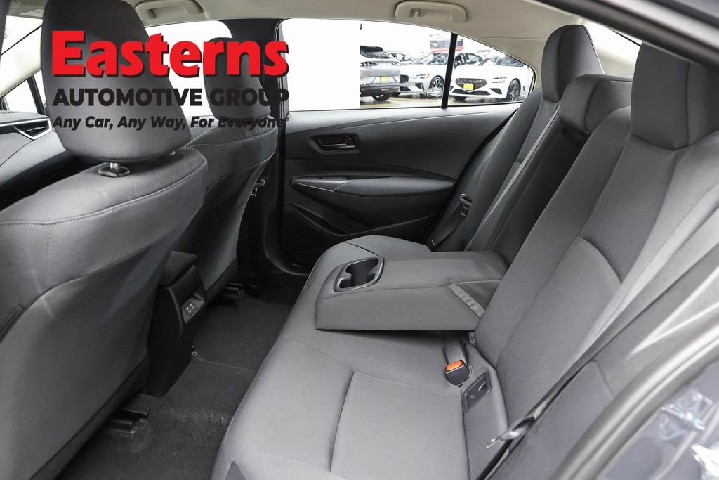 Used 2025 Toyota Corolla LE FWD image 21