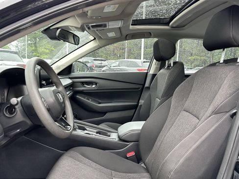 Used 2025 Honda Accord SE image 7