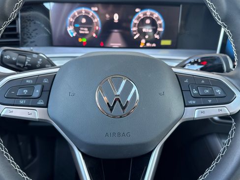 New 2025 Volkswagen Tiguan SE AWD/4WD image 23