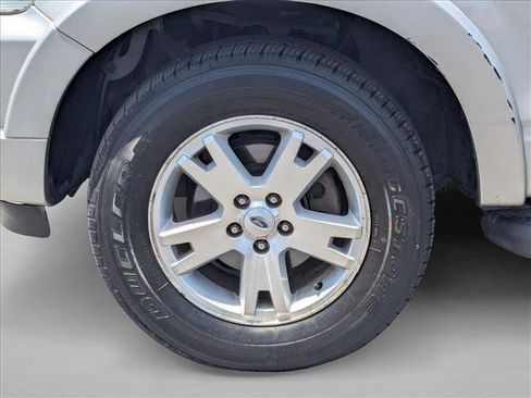Used 2010 Ford Explorer XLT AWD/4WD image 25