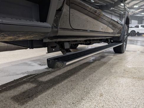 Used 2025 GMC Sierra 3500 Denali w/ Denali Reserve Package image 11