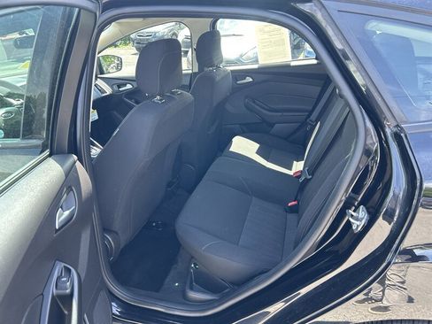 Used 2018 Ford Focus SE FWD image 11