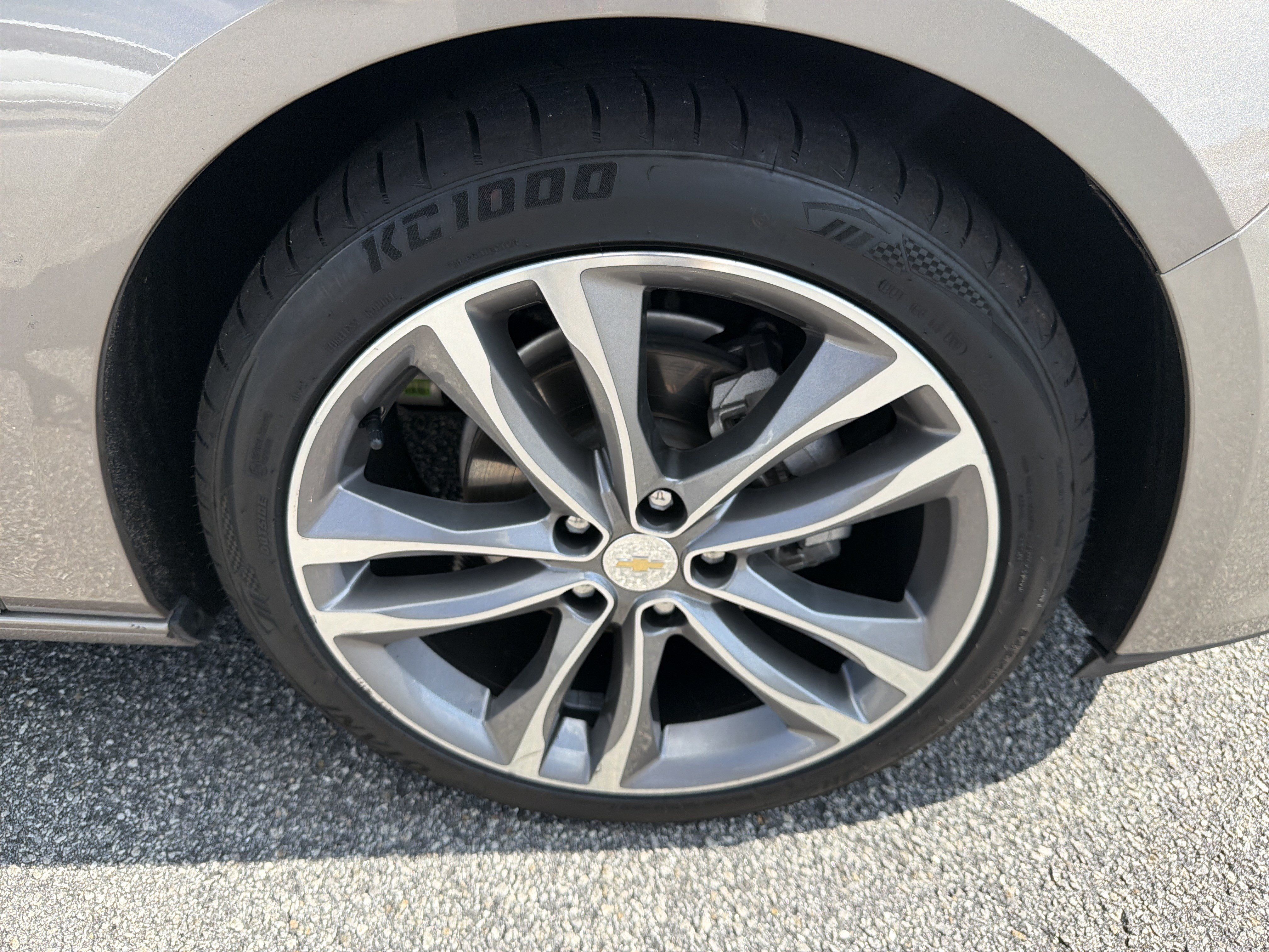 Used 2025 Chevrolet Equinox LT AWD/4WD image 23