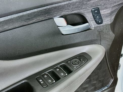 Used 2020 Hyundai Santa Fe Limited FWD image 21