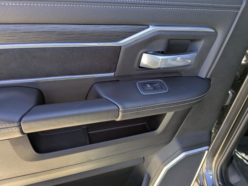 Used 2024 RAM 2500 Laramie w/ Sport Appearance Package image 13