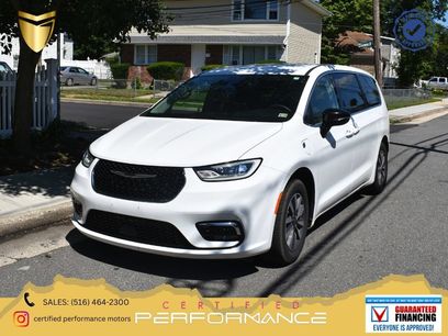 Used 2024 Chrysler Pacifica Limited