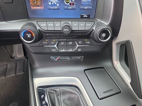 Used 2017 Chevrolet Corvette Stingray Coupe w/ Carbon Flash Badge Package RWD image 17