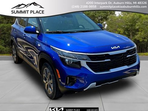 Certified 2024 Kia Seltos LX AWD/4WD image 1