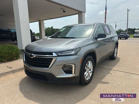 Used 2023 Chevrolet Traverse LS AWD/4WD image 1