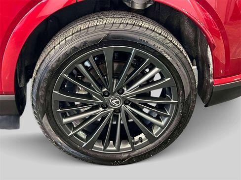 Certified 2025 Lexus RX 350h w/ Kick Sensor & Tow Package image 5