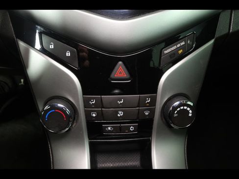 Used 2014 Chevrolet Cruze LT FWD image 17