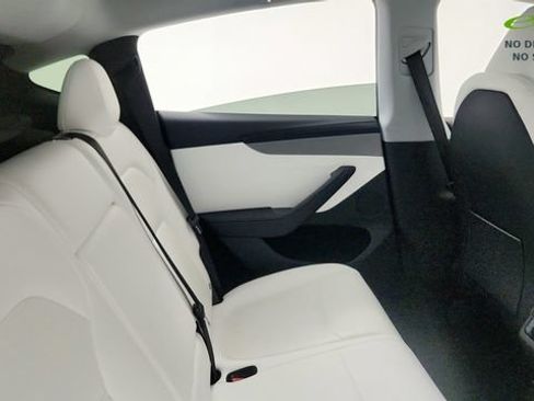 Used 2026 Tesla Model Y AWD image 34