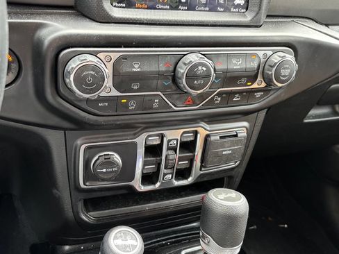Used 2021 Jeep Wrangler Unlimited Sport w/ Sun And Sound Package AWD/4WD image 12