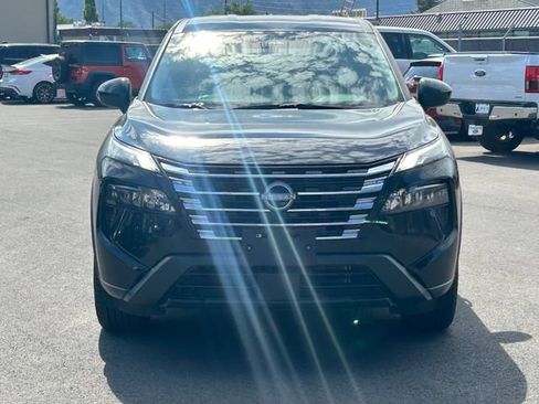 Used 2025 Nissan Rogue SV AWD/4WD image 9