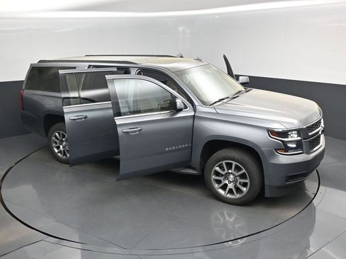 Used 2018 Chevrolet Suburban LT image 19