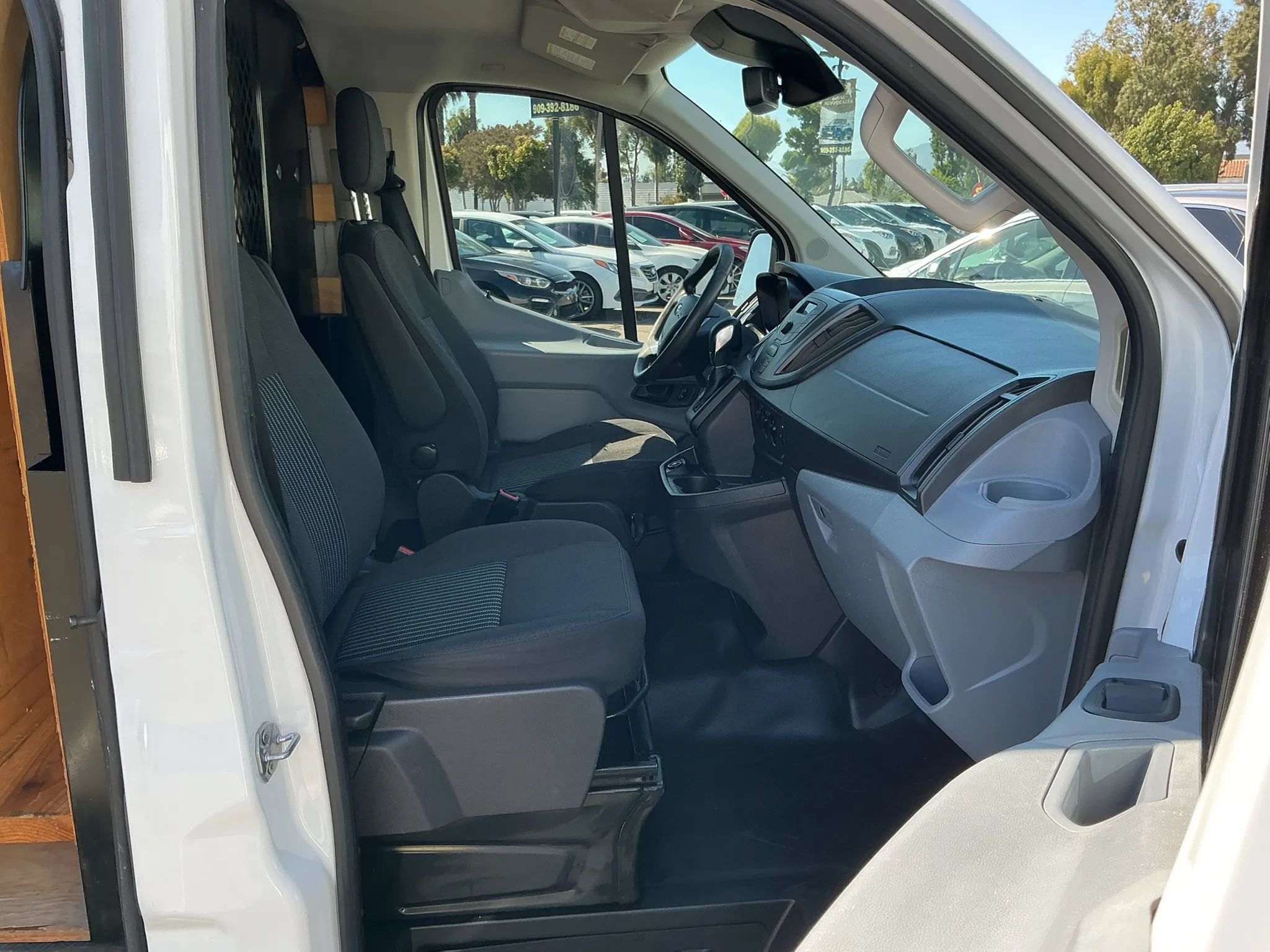 Used 2019 Ford Transit 250 130 Low Roof w/ Exterior Upgrade Package RWD image 16