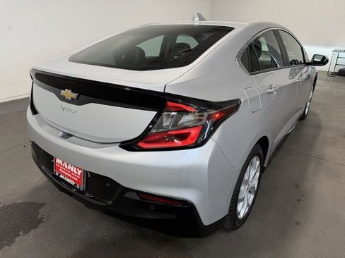 Used 2018 Chevrolet Volt Premier w/ Driver Confidence Package image 3