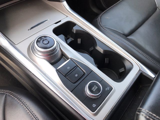 Used 2023 Ford Explorer XLT AWD/4WD image 7
