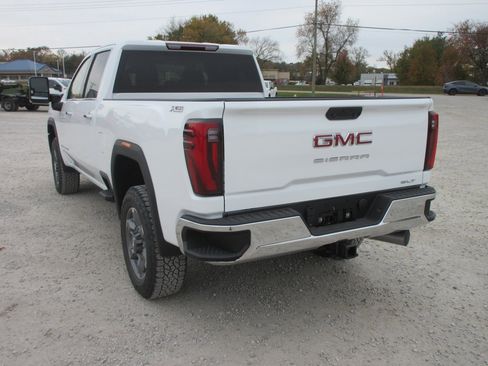 New 2026 GMC Sierra 3500 SLT image 7