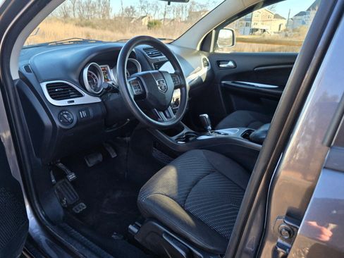 Used 2014 Dodge Journey SXT image 10