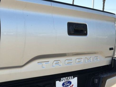 Used 2022 Toyota Tacoma TRD Off-Road w/ Technology Package RWD image 9