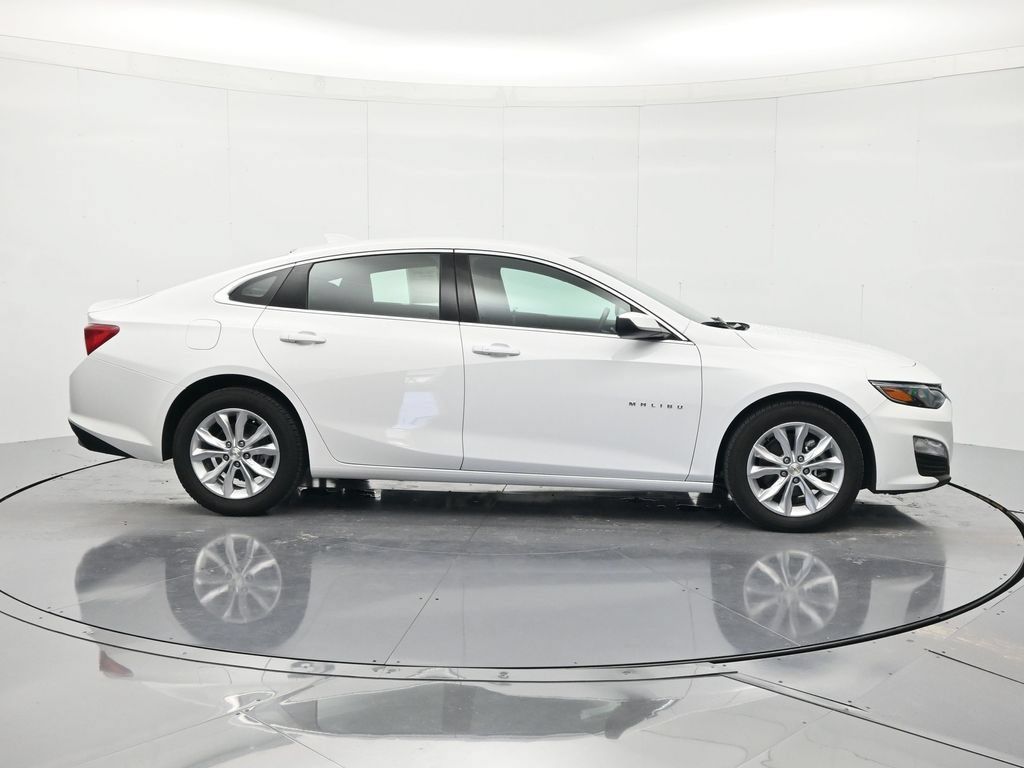 Certified 2025 Chevrolet Malibu LT FWD image 4