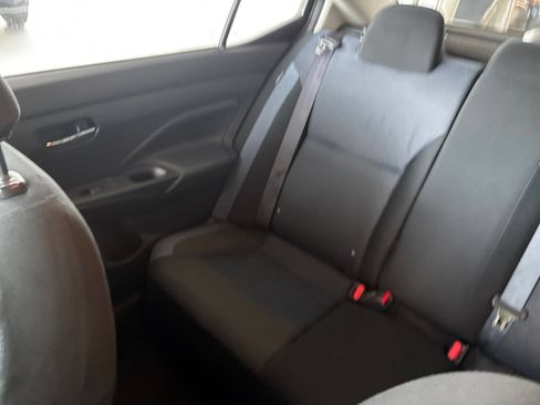 Used 2025 Nissan Versa SV FWD image 38