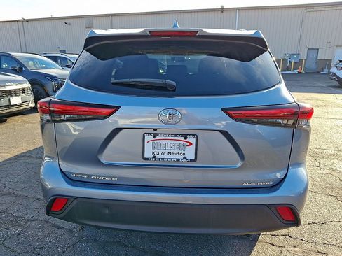 Used 2020 Toyota Highlander XLE image 15