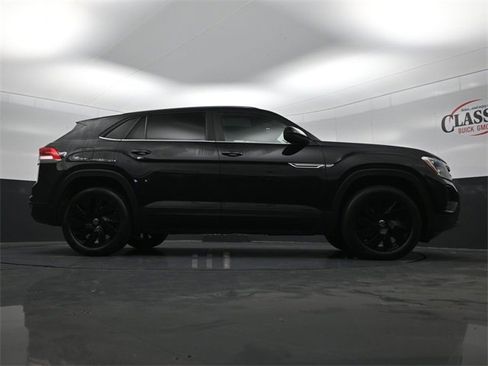 Used 2024 Volkswagen Atlas Cross Sport SE image 30