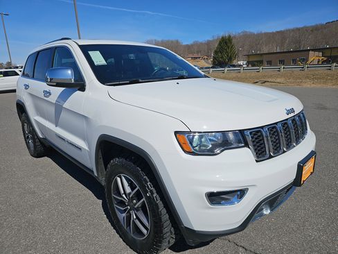Certified 2022 Jeep Grand Cherokee Limited image 3