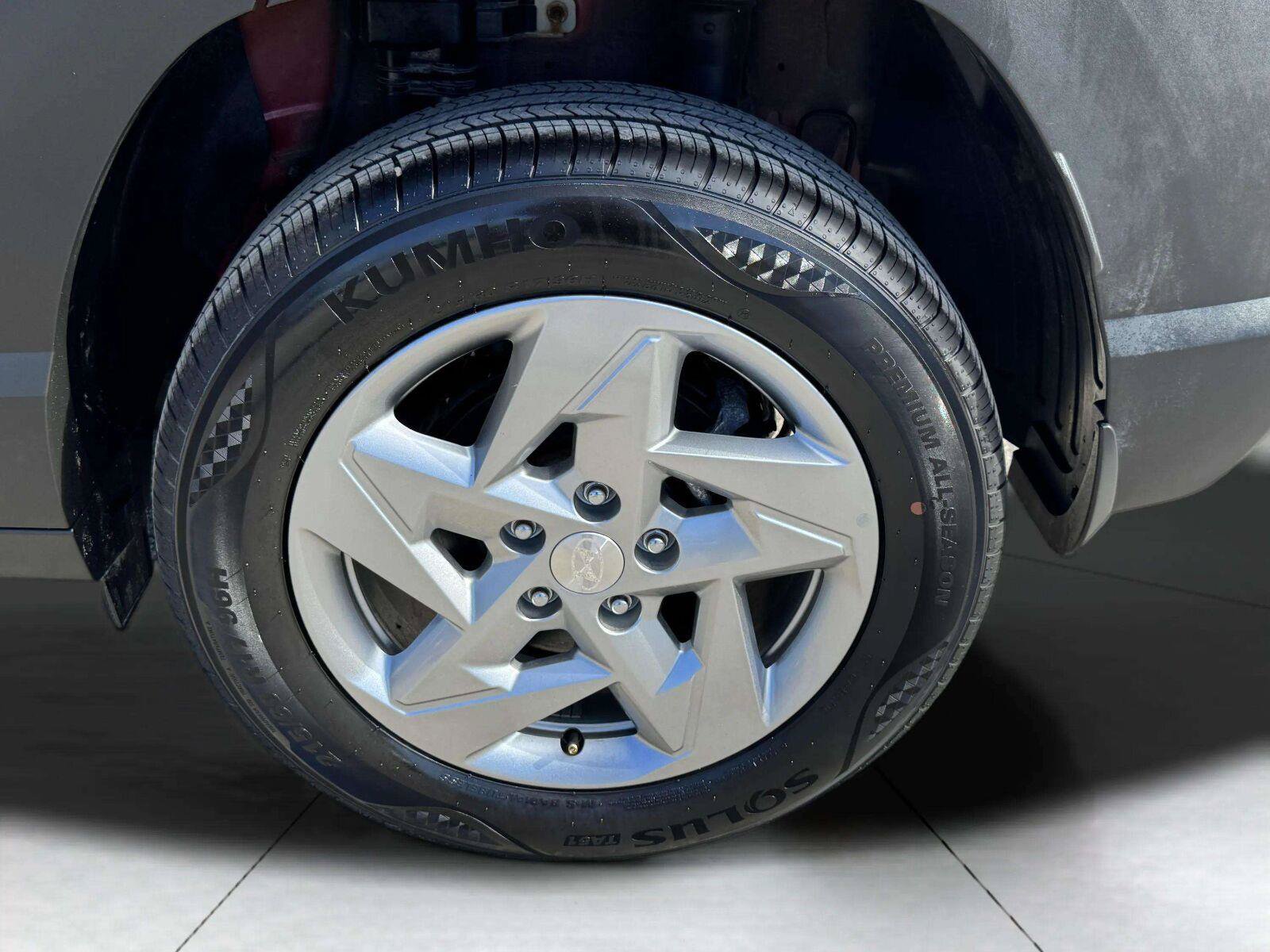 Used 2026 Hyundai Kona SE AWD/4WD image 45
