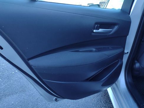 Used 2020 Toyota Corolla LE w/ LE Premium Package image 16