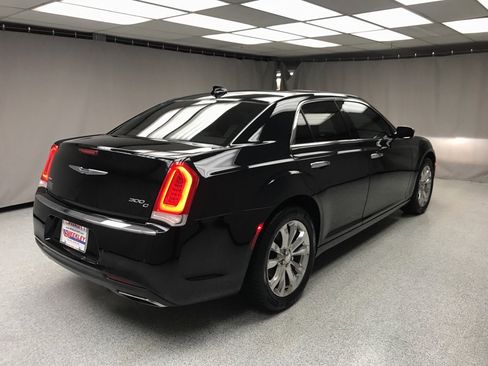 Used 2016 Chrysler 300 C w/ Safetytec Plus Group image 4